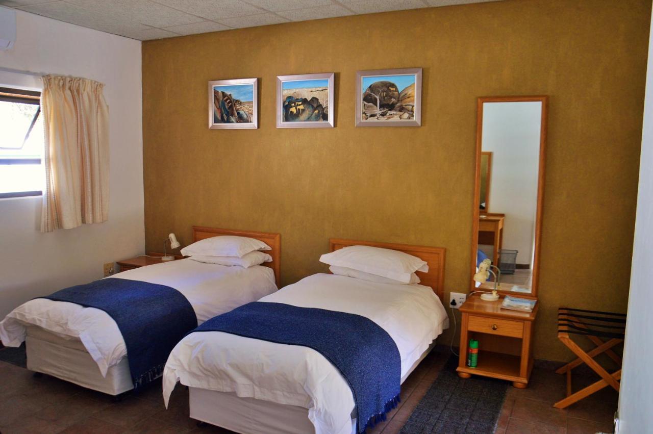 Central Hotel Omaruru Buitenkant foto