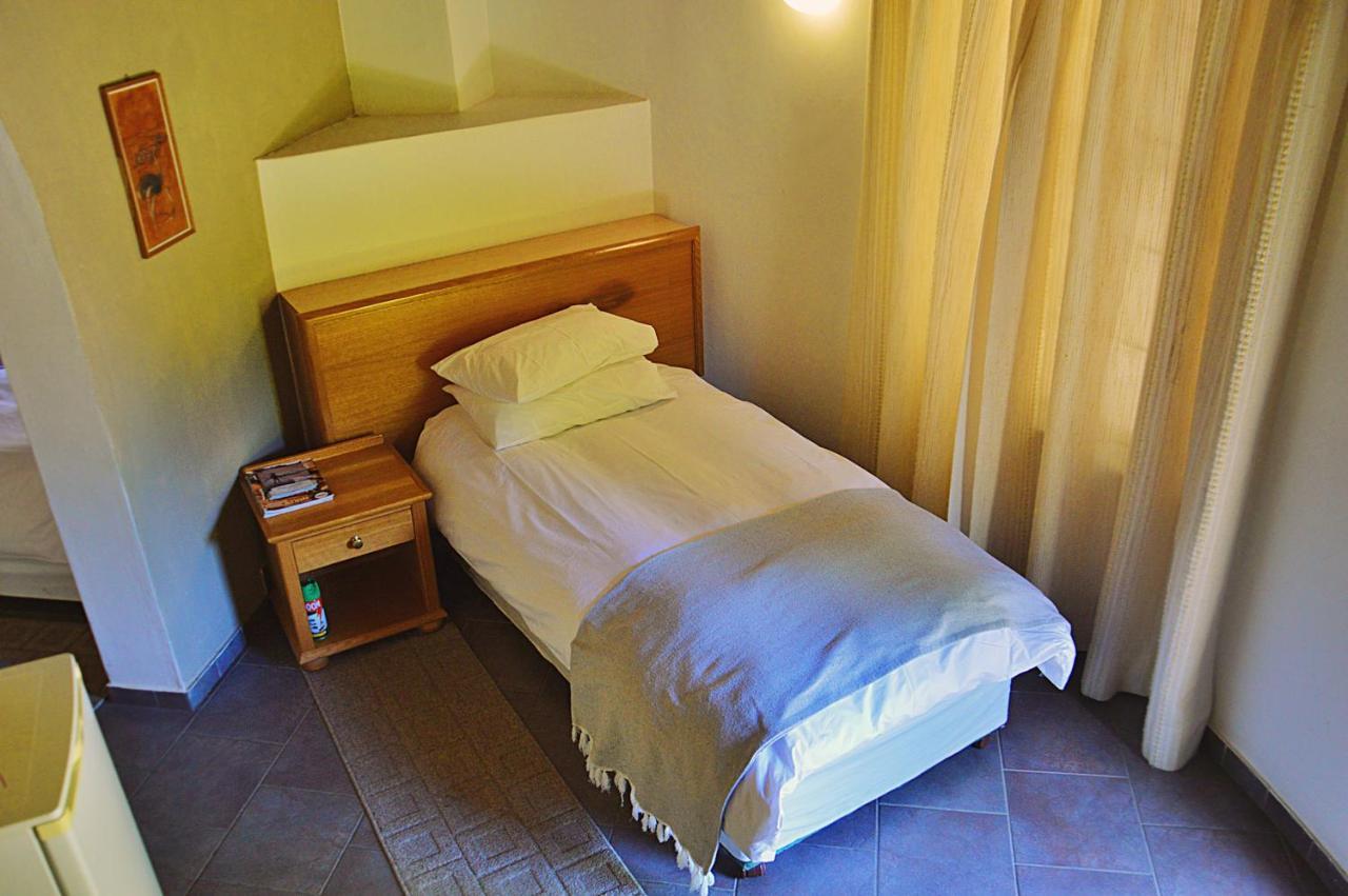 Central Hotel Omaruru Buitenkant foto