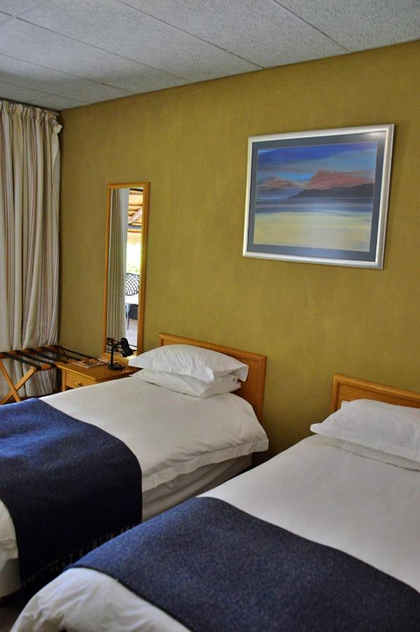Central Hotel Omaruru Buitenkant foto